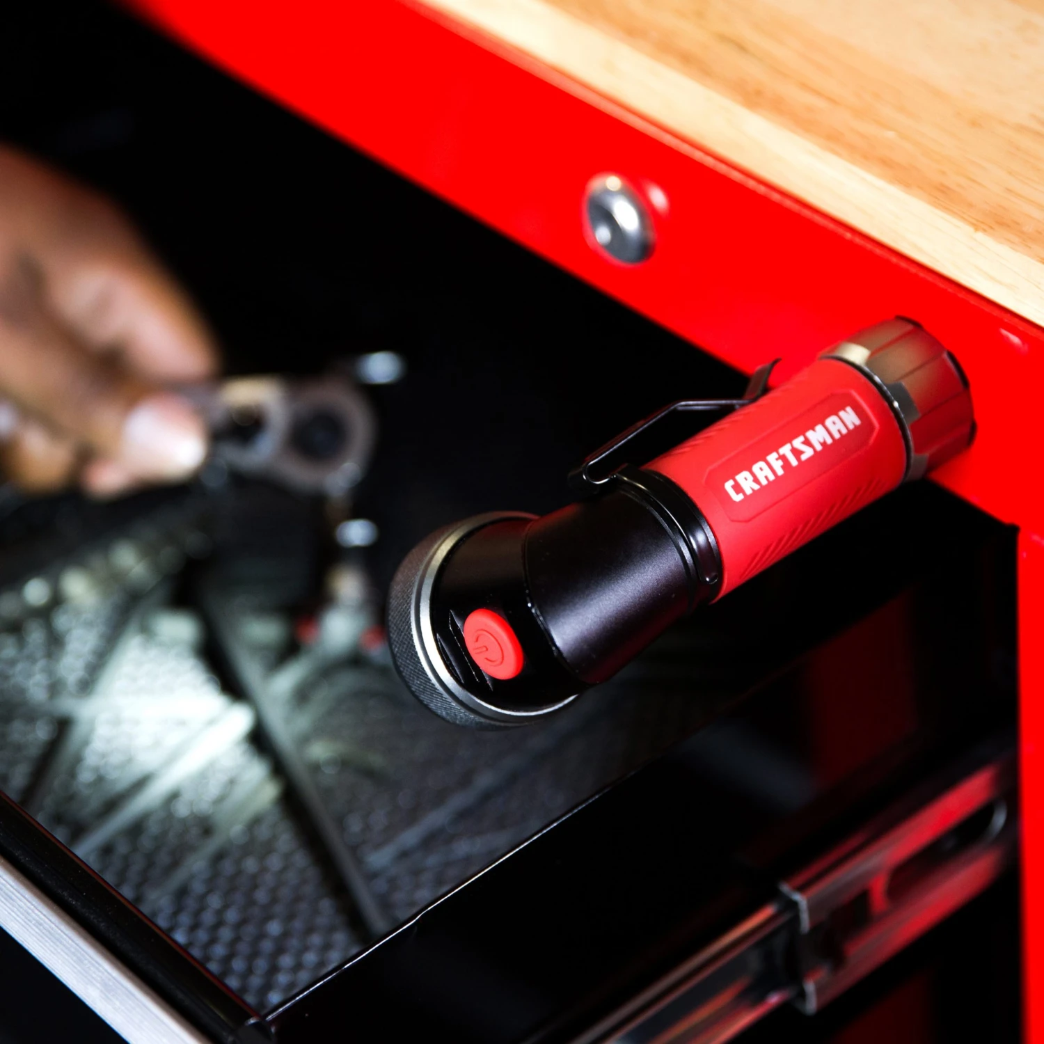 CRAFTSMAN Flashlights 250-Lumen LED Miniature Spotlight Flashlight (Battery Included) 13 CRAFTSMAN Flashlights 250-Lumen LED Miniature Spotlight Flashlight (Battery Included) - Image 13